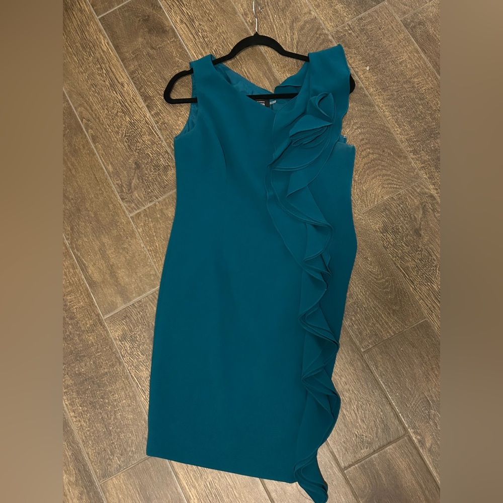 Rickey freeman Teri Jon - Ruffle Dress - size 6
